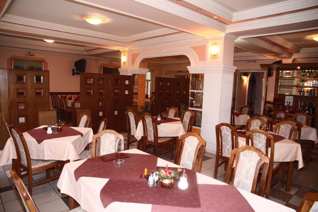 Garni Hotel PBG Subotica Ristorante foto
